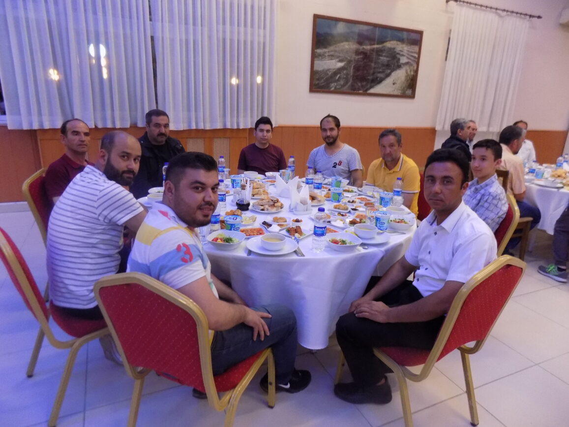 Yatağan Termik ailesi iftar yemeğinde